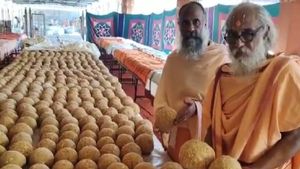  New year 2023: ಮೈಸೂರಿನ ನರಸಿಂಹಸ್ವಾಮಿ ದೇವಸ್ಥಾನದಲ್ಲಿ ಭಕ್ತರಿಗಾಗಿ ಸಿದ್ಧವಾದ 2 ಲಕ್ಷ ಲಡ್ಡು 