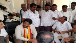 ನಾನು ಸ್ವಾರ್ಥಿಯಾಗುವುದಿಲ್ಲ, ಪಕ್ಷದ ತೀರ್ಮಾನಕ್ಕೆ ಬದ್ಧನಾಗಿರುತ್ತೇನೆ: ನಿಖಿಲ್ ಕುಮಾರಸ್ವಾಮಿ 