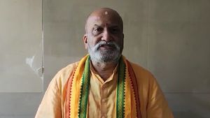 ನಿಮ್ಮಪ್ಪನಿಂದಲೂ ಬಾಬರ್ ಮಸೀದಿ ಕಟ್ಟಲು ಸಾಧ್ಯವಿಲ್ಲ: ರಶೀದ್‌ಗೆ ಎಚ್ಚರಿಕೆ ಕೊಟ್ಟ ಮುತಾಲಿಕ್