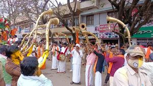ಚಿಕ್ಕಮಗಳೂರಿನಲ್ಲಿ ದತ್ತಜಯಂತಿಯ ಬೃಹತ್ ಶೋಭಾಯಾತ್ರೆ: ಜಿಲ್ಲಾವಾರು ಕಲಾ ತಂಡಗಳ ವಿವರ ಇಲ್ಲಿದೆ