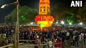 ಭೀಮಾ ಕೋರೆಗಾಂವ್ ಯುದ್ಧದ 205 ನೇ ವಾರ್ಷಿಕೋತ್ಸವ: ವಿಜಯಸ್ತಂಭದ ಬಳಿ ಭಾರೀ ಜನಸ್ತೋಮ 
