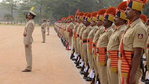 Republic day 2023: ಚಾಮರಾಜನಗದಲ್ಲಿ ಪೊಲೀಸ್‌ ಇಲಾಖೆ ಸೇರಿದಂತೆ ವಿವಿಧ ತುಕಡಿಗಳಿಂದ ಆಕರ್ಷಕ ಪಥ ಸಂಚಲನ