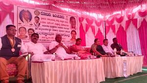  ಅನಾಥರನ್ನು ಹಿಡಿದು ನಡೆಸುವ ವೃದ್ಧಾಶ್ರಮಗಳನ್ನು ಮರೆಯಬಾರದು: ಬೈರತಿ ಬಸವರಾಜ್