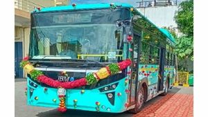  ಬೆಂಗಳೂರಿಂದ ಮೈಸೂರು ತಲುಪಿದ ಮೊದಲ ಇ-ಬಸ್: ಎಷ್ಟು ಗಂಟೆ ಪ್ರಯಾಣಿಸಿತು? ಮುಂದೆ ಯಾವ ನಗರಗಳ ನಡುವೆ ಸಂಚರಿಸಲಿದೆ? ಮಾಹಿತಿ ಇಲ್ಲಿದೆ