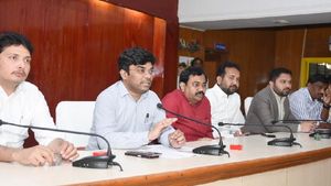ಜನವರಿ 19ಕ್ಕೆ ಕಲಬುರಗಿಗೆ ಪ್ರಧಾನಿ ಮೋದಿ ಭೇಟಿ: ಭದ್ರತೆ, ಸಂಚಾರ, ಸ್ವಚ್ಛತೆ ಬಗ್ಗೆ ಪೂರ್ವಭಾವಿ ಸಭೆ ನಡೆಸಿದ ಡಿಸಿ