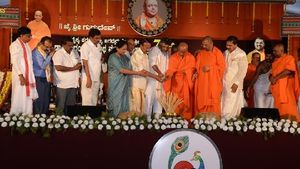  ಕೇಂದ್ರ ಸಚಿವೆ ಶೋಭಾ ಕರಂದ್ಲಾಜೆ  ಮುಂದೆ  ಡಿ.ಕೆ ಶಿವಕುಮಾರ್‌ ಹೊಗಳಿದ ಬಿಜೆಪಿ ಶಾಸಕ