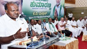 ದೇವೇಗೌಡರು ಭ್ರಷ್ಪಾಚಾರ ಮಾಡಿದ್ದರೆ ಸಾಬೀತುಪಡಿಸಲಿ: ಅಮಿತ್ ಶಾಗೆ ಎಚ್‌ಡಿಕೆ ಸವಾಲು