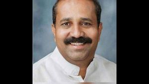 ಕಾಂಗ್ರೆಸ್ ಪಕ್ಷದ ಆಳಕ್ಕಿಳಿದಿದೆ ಭಯೋತ್ಪಾದನೆಯ ಬೇರು:  ರಘುಪತಿ ಭಟ್