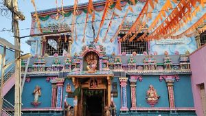 ರಾಯಚೂರಿನ ಸುಪ್ರಸಿದ್ಧ ದೇವಾಲಯಗಳ ಅವ್ಯವಸ್ಥೆ: ಭಕ್ತರ ಪರದಾಟ