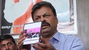  ಚುನಾವಣೆಗಾಗಿ ಡ್ರಾಮ ಮಾಡಲು ಹೊರಟಿದ್ದಾರೆ: ಕಾಂಗ್ರೆಸ್‌ ವಿರುದ್ಧ M.P. ರೇಣುಕಾಚಾರ್ಯ ಆಕ್ರೋಶ