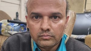 Santro Ravi : ಸ್ಯಾಂಟ್ರೊ ರವಿಯನ್ನು ಪೊಲೀಸರ ವಶಕ್ಕೆ ನೀಡದ ಕೋರ್ಟ್ 