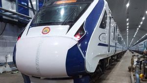 Vande Bharat Express : ಬೆಂಗಳೂರು-ಧಾರವಾಡ ರೈಲಿಗೆ 8 ಬೋಗಿ, 5 ಗಂಟೆ ಪ್ರಯಾಣ!