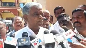 ಸ್ಥಳೀಯರಿಗೆ 100%  ಟಿಕೆಟ್: ಚಾಮರಾಜನಗರದಲ್ಲಿ ವಿಜಯೇಂದ್ರ ಅಪ್ತನಿಗೆ ವಿ‌.ಶ್ರೀನಿವಾಸಪ್ರಸಾದ್ ಪ್ರಸಾದ್ ಠಕ್ಕರ್