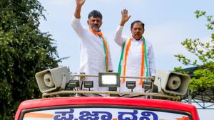 ಮಾಜಿ ಡಿಸಿಎಂ ಪರಮೇಶ್ವರ್ ಜೊತೆಗೆ ಕೋಲಾರದಿಂದ ಪ್ರಜಾಧ್ವನಿ ಯಾತ್ರೆ ಆರಂಭಿಸಿದ ಡಿ.ಕೆ.ಶಿವಕುಮಾರ್