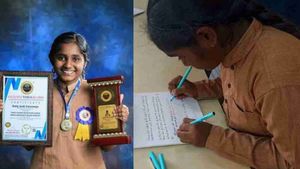 Aadi Swaroopa : ಏಕಕಾಲದಲ್ಲಿ ಎರಡೂ ಕೈಗಳಿಂದ ಬರೆಯಬಲ್ಲ ಮಂಗಳೂರಿನ ಬಾಲಕಿ ಆದಿ ಸ್ವರೂಪಾ!