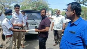 ಸಂಚಾರ ನಿಯಮ ಉಲ್ಲಂಘನೆ: ಮೈಸೂರಿನಲ್ಲಿ 50% ಡಿಸ್ಕೌಂಟ್‌ನೊಂದಿಗೆ ದಂಡ ಪಾವತಿಸಿದ ಶಾಸಕ