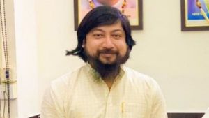 ಪಶ್ಚಿಮ ಬಂಗಾಳದಲ್ಲಿ ಕೇಂದ್ರ ಸಚಿವರ ಕಾರಿನ ಮೇಲೆ ಕಲ್ಲು ತೂರಾಟ 