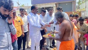  ಜೆಡಿಎಸ್ ಪಕ್ಷಕ್ಕೆ ದ್ರೋಹ ಬಗೆದವರಿಗೆ ಮತದಾರರೇ ತಕ್ಕ ಉತ್ತರ ನೀಡಲಿದ್ದಾರೆ:  ಎ.ಮಂಜುನಾಥ್ ಹೀಗೆ ಹೇಳಿದ್ದು ಯಾರಿಗೆ?