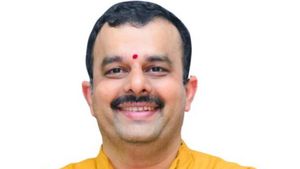 ಮೊದಲೇ ಅನುಮಾನವಿತ್ತು ಮುತಾಲಿಕ್ ಜೀ, ಸಚಿವರ ಟ್ವೀಟ್!