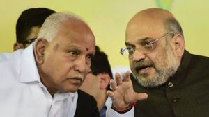 Amit Shah: ಯಡಿಯೂರಪ್ಪ ಮನೆಯಲ್ಲಿ ಅಮಿತ್‌ ಶಾ ಬ್ರೇಕ್‌ ಫಾಸ್ಟ್: ಶುರುವಾಯ್ತು ಟಿಕೆಟ್‌ ಆಕಾಂಕ್ಷಿಗಳಿಗೆ ಭಾರಿ ಆತಂಕ