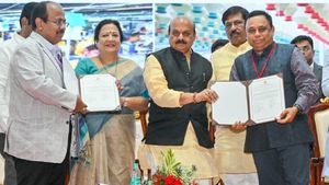 ಕಲಬುರಗಿ: ಮೆಗಾ ಟೆಕ್ಸ್ಟೈಲ್ ಪಾರ್ಕ್‌ನಿಂದ ಜಿಲ್ಲೆ ಗೇಮ್‌ ಚೇಂಜರ್ ಆಗಲಿದೆ, 'ವಂದೇ ಭಾರತ್' ರೈಲು ವಿಸ್ತರಣೆಗೆ ಮನವಿ