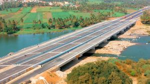 Bengaluru-Mysuru Expressway : ಅಂದು ಮತ್ತು ಇಂದು- ಎಕ್ಸ್‌ಪ್ರೆಸ್‌ವೇ ರೂಪಾಂತರದ ವಿಡಿಯೊ ಹಂಚಿಕೊಂಡ ಗಡ್ಕರಿ