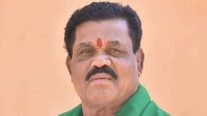 ನಿಮ್ಮ ಕಾಲಿಗೆ ಬೀಳ್ತಿನಿ, ಟಿಕೆಟ್ ಕೊಡಿ: ಮಂಡಿಯೂರಿ ಅಳಲು ತೊಡಿಕೊಂಡ ಬಿಜೆಪಿ ಮಾಜಿ ಶಾಸಕ 