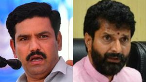 ರಾಜಕಾರಣದಲ್ಲಿ ಶತ್ರುಗಳ ಸಂಖ್ಯೆ ಹೆಚ್ಚಾದಾಗ ಮಾತ್ರ  ಬೆಳೆಯಲು  ಸಾಧ್ಯ: ಸಿ.ಟಿ ರವಿಗೆ ಟಾಂಗ್ ಕೊಟ್ಟ ವಿಜಯೇಂದ್ರ