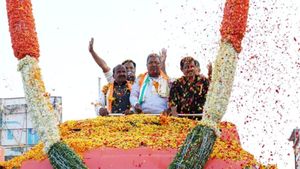 ಬಿಜೆಪಿ ಕೋಟೆಯಲ್ಲಿ ಕಾಂಗ್ರೆಸ್‌ ಭರ್ಜರಿ ರೋಡ್‌ ಶೋ: ಎಲ್ಲೆಲ್ಲೂ ಹೌದೋ ಹುಲಿಯಾ ಜೈಕಾರ