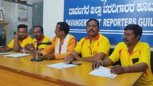 Madal Virupakshappa : ಮಾಡಾಳ್‌ ವಿರೂಪಾಕ್ಷಪ್ಪರನ್ನು ಇನ್ನೆರಡು ದಿನಗಳಲ್ಲಿ ಬಂಧಿಸಿ:  ಕೆಆರ್‌ಎಸ್ ಪಕ್ಷ ಎಚ್ಚರಿಕೆ