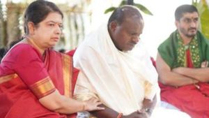ಯಶಸ್ಸಿಗಾಗಿ ದೇವರ ಮೊರೆ ಹೋದ ಕುಮಾರಸ್ವಾಮಿ: ಬಿಡದಿಯ ತೋಟದ ಮನೆಯಲ್ಲಿ ಶತ ಚಂಡಿಕಾ ಯಾಗ