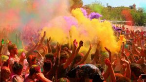  Holi 2023: ಹುಬ್ಬಳ್ಳಿ-ಧಾರವಾಡ ಪೊಲೀಸ್ ಕಮಿಷನರ್‌ ತೆಗೆದುಕೊಂಡ ಸೂಕ್ತ ನಿರ್ಧಾರಗಳಿವು, ಇಲ್ಲಿದೆ ವಿವರ