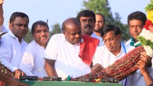 ಬಗೆಹರಿಯದ ಟಿಕೆಟ್ ಗೊಂದಲ; ಹಾಸನ ಕ್ಷೇತ್ರ ಬಿಟ್ಟು ಉಳಿದ ಕ್ಷೇತ್ರಗಳಲ್ಲಿ ಪಂಚರತ್ನ ಯಾತ್ರೆ: ಹೆಚ್ಡಿಕೆಯ ಲೆಕ್ಕಾಚಾರವೇನು?