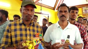  ಕಾರವಾರದಲ್ಲೊಂದು ವಿಭಿನ್ನ ಜಾತ್ರೆ: ಖಾಫ್ರಿ ದೇವರಿಗೆ ಮದ್ಯ, ಸಿಗರೇಟಿನ ವೈವೇದ್ಯ