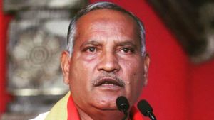 ಹಾವೇರಿ ಬಿಜೆಪಿ ಶಾಸಕ ನೆಹರೂ ಸಿ. ಓಲೇಕಾರ್ ಏಕೆ ಅನರ್ಹರಾಗಿಲ್ಲ?