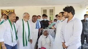 ಬಿಜೆಪಿ ಬಿಟ್ಟು ದೇವೇಗೌಡ ಸಮ್ಮುಖದಲ್ಲಿ ಜೆಡಿಎಸ್‌ ಸೇರಿದ ಮಾಜಿ ಸಚಿವ! 