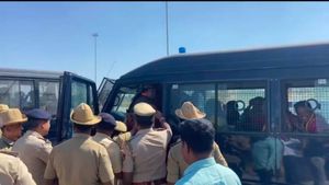 Modi Mandya Visit: ಜನಶಕ್ತಿ ಸಂಘಟನೆ ಸದಸ್ಯರನ್ನು ಪೊಲೀಸರು ವಶಕ್ಕೆ ಪಡೆದಿದ್ದೇಕೆ?, ವಿವರ ಇಲ್ಲಿದೆ