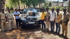  ಪುಣಜನೂರು ಚೆಕ್‌ಪೋಸ್ಟ್‌ ಬಳಿ ಸೂಕ್ತ ದಾಖಲೆ ಇಲ್ಲದ ₹45 ಲಕ್ಷ ಹಣ ವಶಪಡಿಸಿಕೊಂಡ ಚಾಮರಾಜನಗರ ಪೊಲೀಸರು