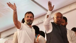  Rahul Gandhi ಇಂದ ಕಿವಿ ಮೇಲೆ ಲಾಲ್‌ಬಾಗ್ ಇಡುವ ಯತ್ನ: BJP ಸರಣಿ ಟ್ವೀಟ್‌