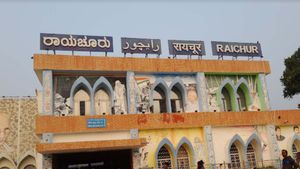 ರಾಯಚೂರು-ಯಾದಗಿರಿ ವಿಶೇಷ ರೈಲುಗಳ ಸೇವೆ: ರೈಲ್ವೆಗೆ ಶೇ.49.76 ಹೆಚ್ಚುವರಿ ಆದಾಯ