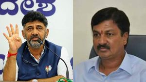ಕಾಂಗ್ರೆಸ್​ಗೆ ಬರ್ತಿಯೋ ಸಿಡಿ ಬಿಡ್ಲೋ ಎಂದು ಮಂತ್ರಿಗೆ ಡಿಕೆ ಶಿವಕುಮಾರ್ ಹೆದರಿಸುತ್ತಿದ್ದಾರೆ: ರಮೇಶ್​ ಜಾರಕಿಹೊಳಿ ಆರೋಪ