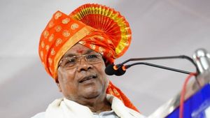  ಎಷ್ಟೇ ಹಣ ಖರ್ಚು ಮಾಡಿದರೂ ರೇಣುಕಾಚಾರ್ಯ ಗೆಲ್ಲಲ್ಲ: ಸಿದ್ದರಾಮಯ್ಯ ಭವಿಷ್ಯ 