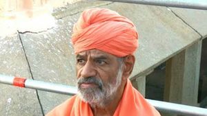 12 ವರ್ಷ ಕಾಲ ವಾಹನ ಸಂಚಾರವನ್ನೇ ತ್ಯಜಿಸಿದ್ದ ಶ್ರೀಚಾರುಕೀರ್ತಿ ಭಟ್ಟಾರಕ ಸ್ವಾಮೀಜಿ ಪರಿಚಯ
