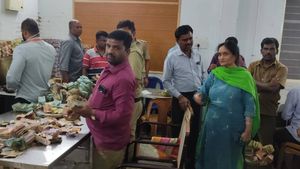  ಹುಂಡಿ ಎಣಿಕೆ: ಚಾಮರಾಜನಗರ ಮಹದೇಶ್ವರನಿಗೆ ಹರಿದುಬಂತು ಕೋಟಿ.. ಕೋಟಿ ಹಣ, ಇಲ್ಲಿದೆ ವಿವರ