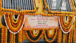 ಬೀದರ್ - ಕಲಬುರಗಿಗೆ ಹೊಸ ಡೆಮೋ ರೈಲಿಗೆ ಚಾಲನೆ 
