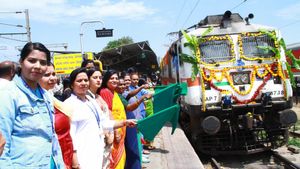 Womens Day: ನೈಋತ್ಯ ರೈಲ್ವೆ ಮಹಿಳಾ ಸಿಬ್ಬಂದಿಯಿಂದ ಬೆಂಗಳೂರು- ಮೈಸೂರು 'ರಾಜ್ಯ ರಾಣಿ' ಎಕ್ಸ್‌ಪ್ರೆಸ್ ರೈಲು ಸಂಚಾರ, ಮಾಹಿತಿ