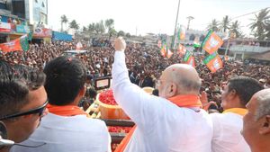  Amit Shah In Hassan: ಹಾಸನದ 4 ಕ್ಷೇತ್ರಗಳಲ್ಲಿ ಗೆಲುವು; ಪ್ರೀತಂ ಗೌಡ ಬೆನ್ನಿಗೆ ನಿಂತ ಅಮಿತ್ ಶಾ
