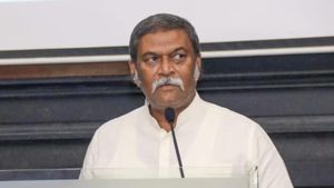 ಕ್ಷೇತ್ರ ತ್ಯಾಗಕ್ಕೆ ಮುಂದಾದ ಸಚಿವ ಆನಂದ್ ಸಿಂಗ್? 