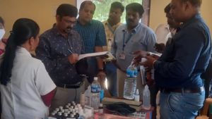 ಬಳ್ಳಾರಿ; ಕುಂಟನಾಳ ಗ್ರಾಮದಲ್ಲಿ ವಾಂತಿ-ಬೇಧಿ, ಡಿಹೆಚ್‍ಓ ಭೇಟಿ 