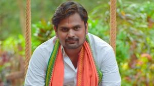 Murder In Dharwad: ಧಾರವಾಡದಲ್ಲಿ ಬಿಜೆಪಿ ಯವ ಮುಖಂಡನ ಹತ್ಯೆ: ಅಂತಿಮ ದರ್ಶನ ಪಡೆದ ಪ್ರಹ್ಲಾದ್‌ ಜೋಶಿ